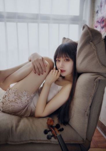 在厨房里征服美艳老师视频
